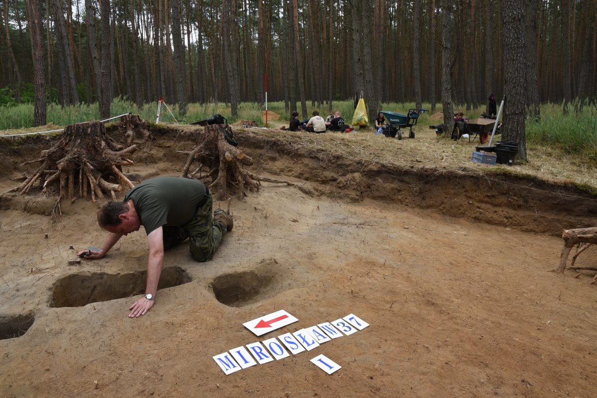 Prof. Andrzej Michałowski kontynuuje wykopaliska w Mirosławiu