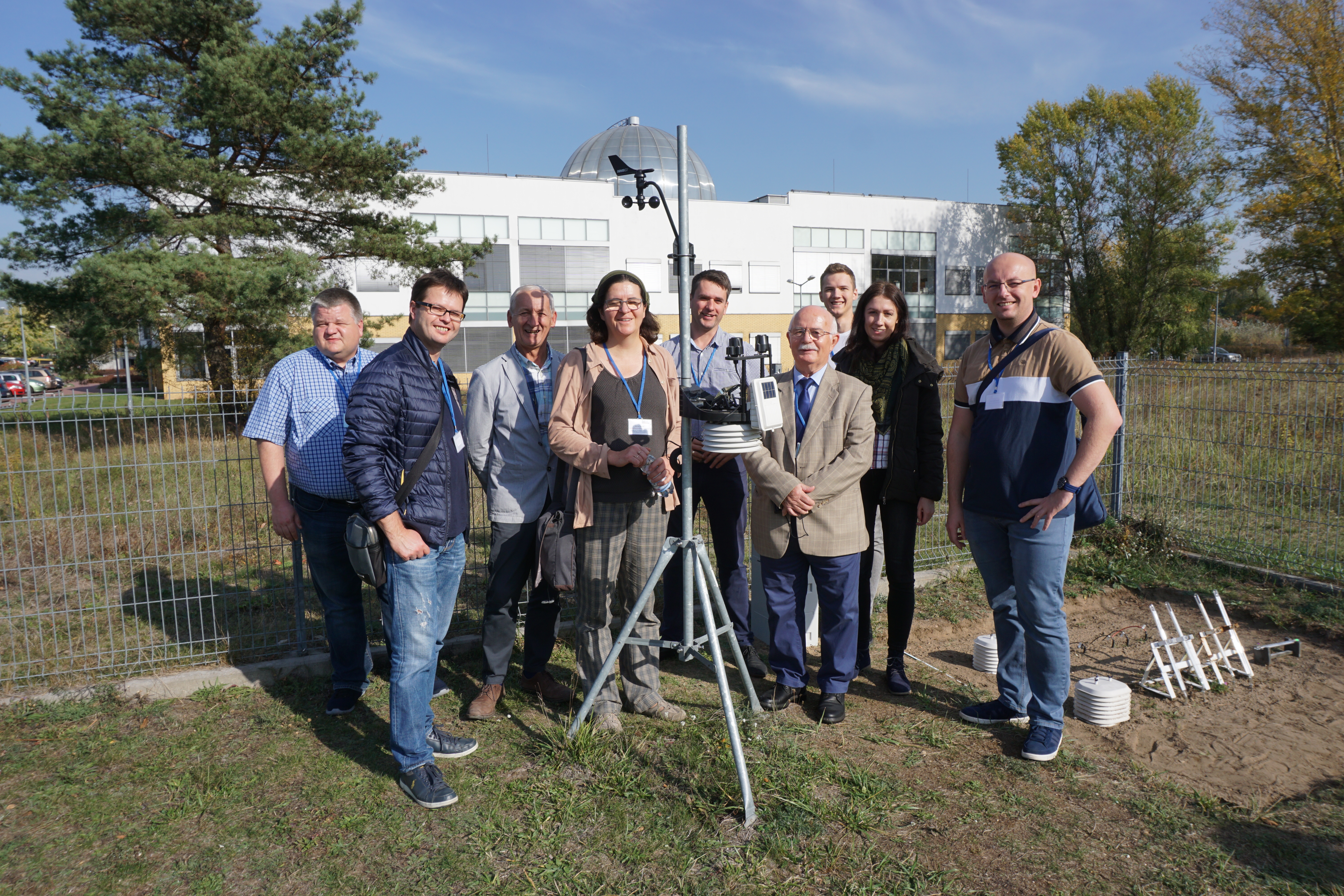 Uczestnicy warsztatów hydrogeologicznych w kampusie WNGiG na Morasku