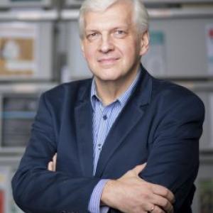 dr Paweł Stachowiak