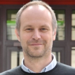 Dr Grzegorz Nowaczyk