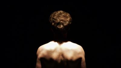 Pemiera najnowszego spektaklu Teatr Granda UAM pt. "Trzeba ochrzcić to dziecko". Fot. Jagoda Haloszka