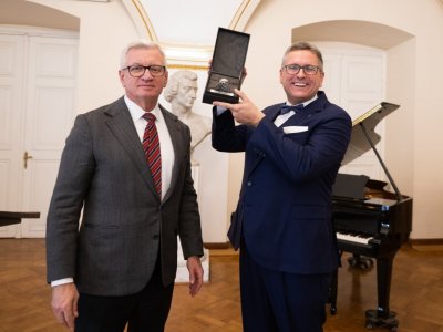  Prof. Jakub D. Rybka, otrzymał Srebrną Pieczęć  Fot. Łukasz Gdak