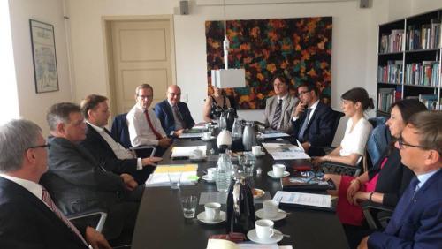 W dniach 21-22 czerwca b.r. na Uniwersytecie w Poczdamie odbyły się rozmowy pomiędzy Universität Potsdam, Université de Versailles, UAM i Uniwersytetem Ekonomicznym w Poznaniu.