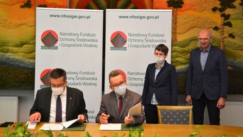 Prof. Małgorzata Stępniewska uczestniczyła w akcie podpisania umowy z Narodowym Funduszu Ochrony Środowiska i Gospodarki Wodnej
