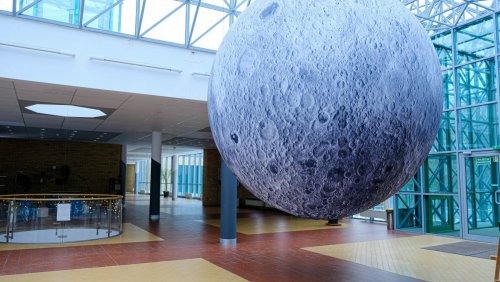 Astronomiczna wystawa na Wydziel Fizyki UAM, fot. Weronika Kucia