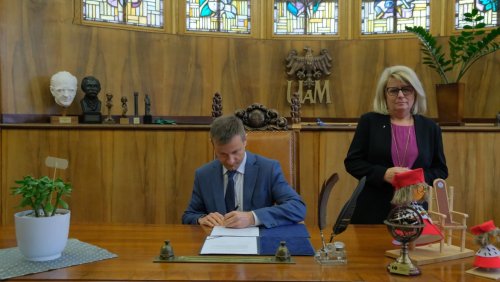 Podpisanie porozumienia. Fot. Przemysław Stanula