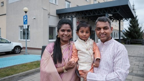 Dr Sanjay Sahare z rodziną, fot. Władysław Gardasz
