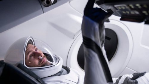 Sławosz Uznański w drodze do ISS