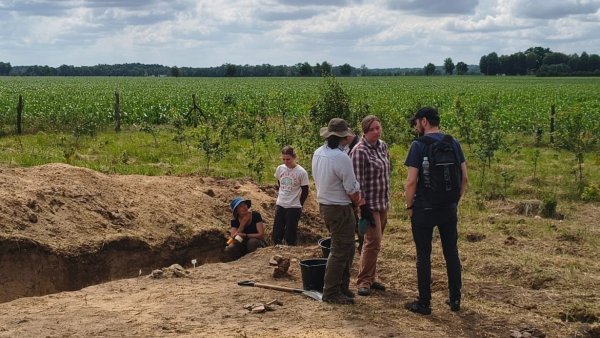 Zespół naukowców z Wydziału Archeologii UAM