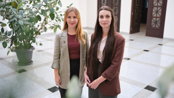 Agata Pietrzykowska – kierowniczka Poradni Rozwoju i Wsparcia Psychicznego UAM i  Agata Kaźmierska