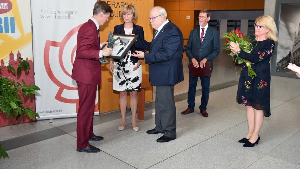 Nagroda Lednickiego Orła Piastowskiego dla prof. Urbańczyka, fot. Piotr Namiota, Wydział Historii