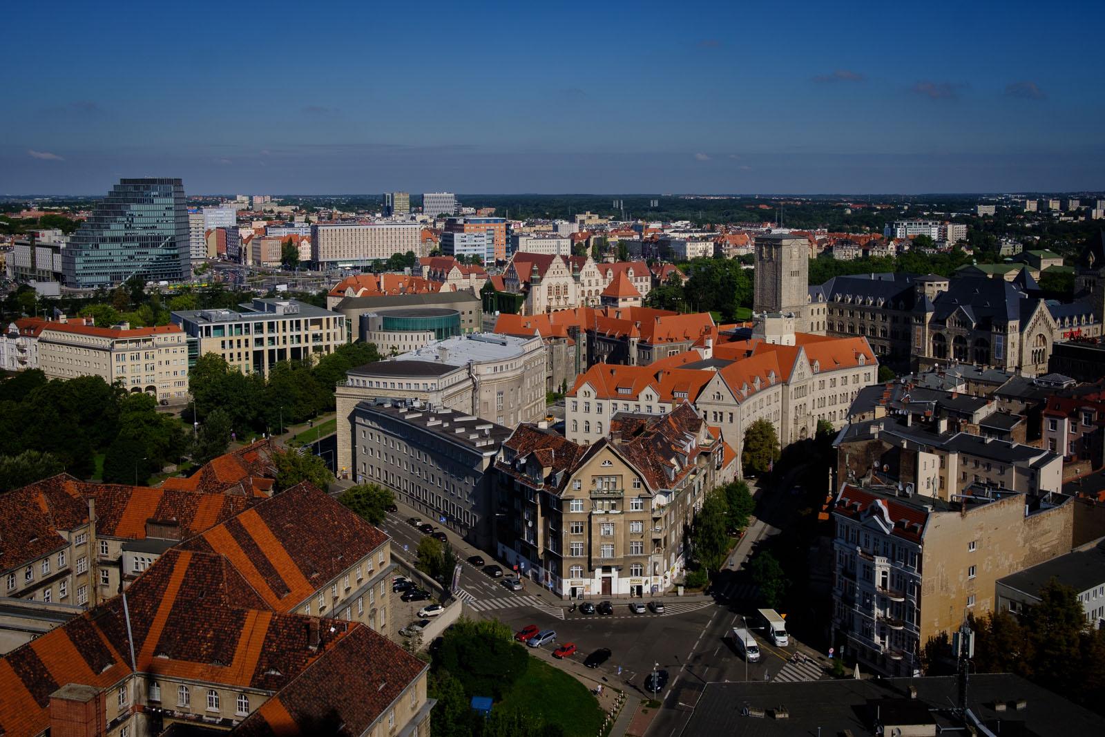 Widok na Rektorat z UE. Fot. Adrian Wykrota