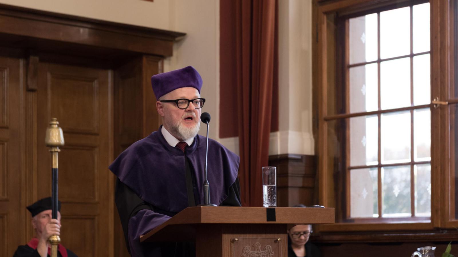 prof. Krzysztof Trybuś