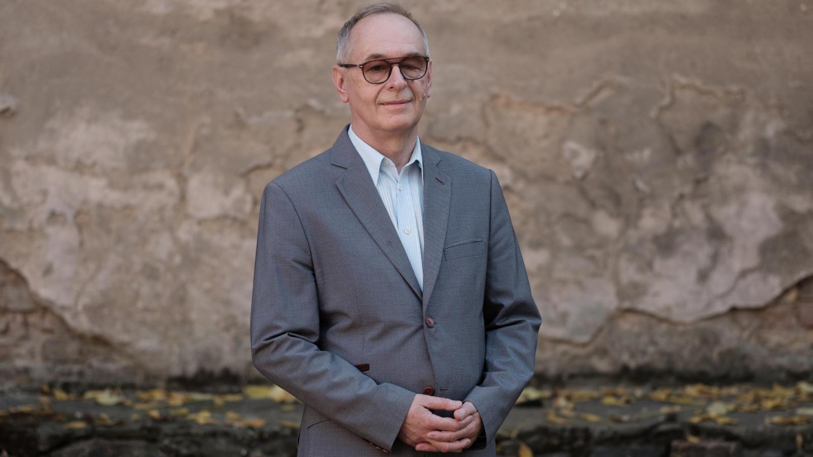 Profesor Janusz Karwat