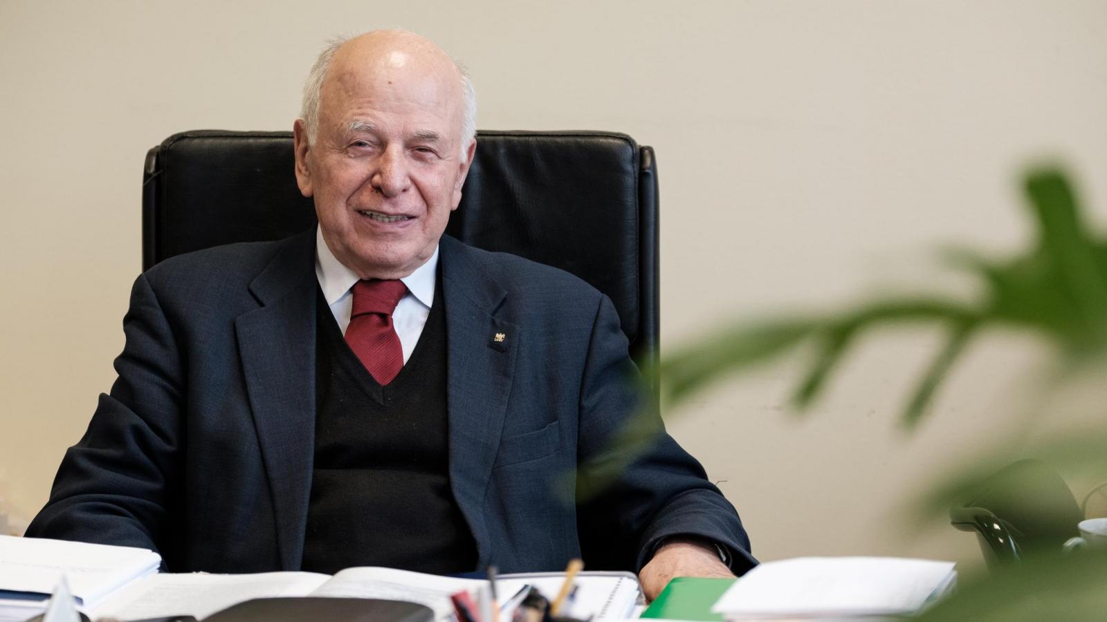 prof. Andrzej Kostrzewski