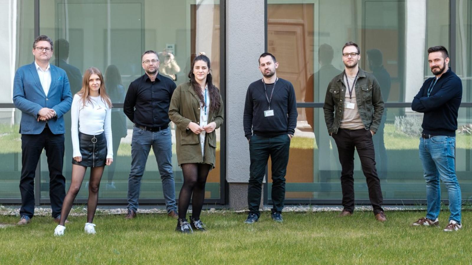 Prof. Jakuba Rybka z zespołem  Fot. Adrian Wykrota