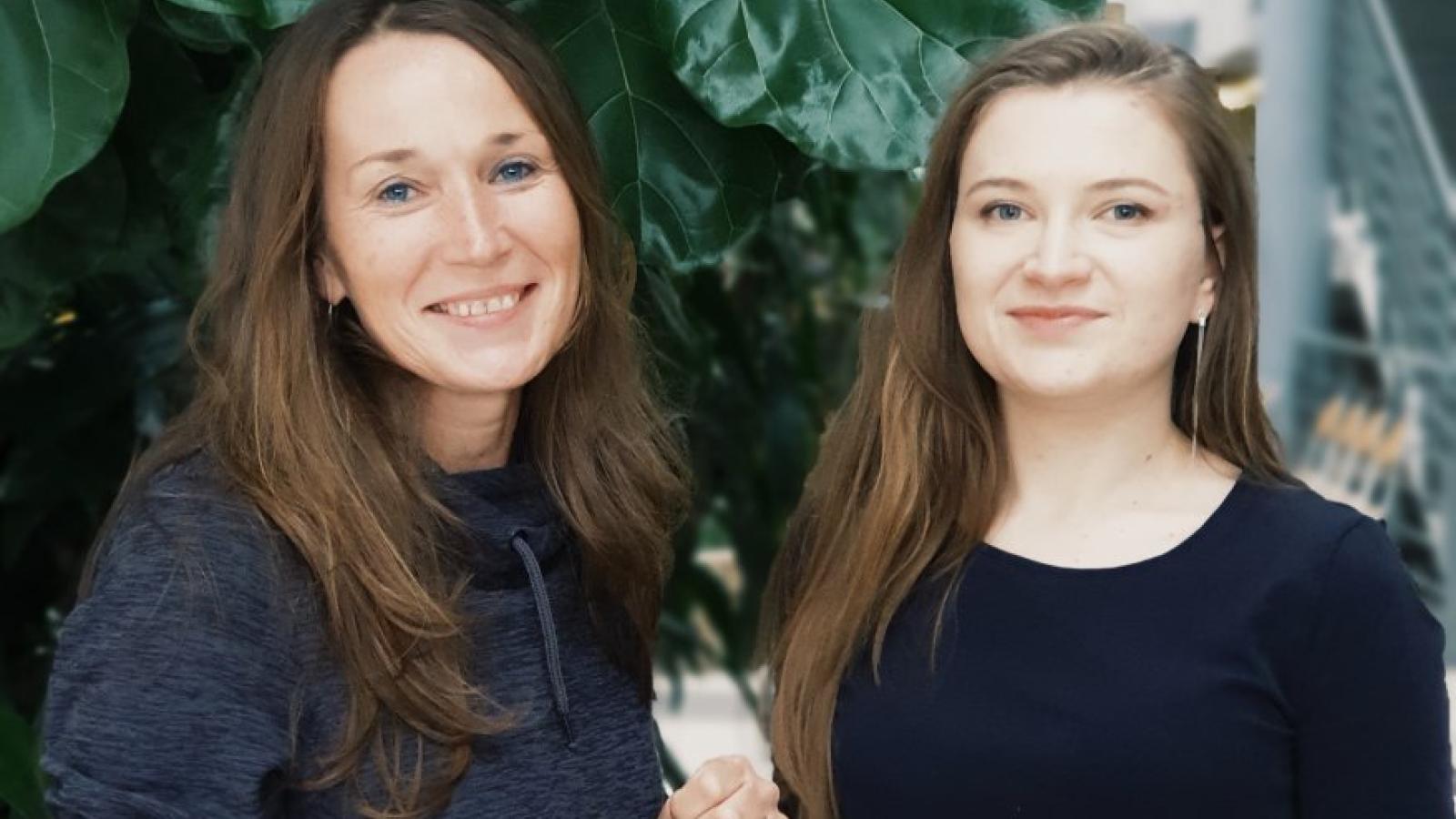 Na zdjęciu: prof. UAM Bożena Sikora i Katarzyna Morańska