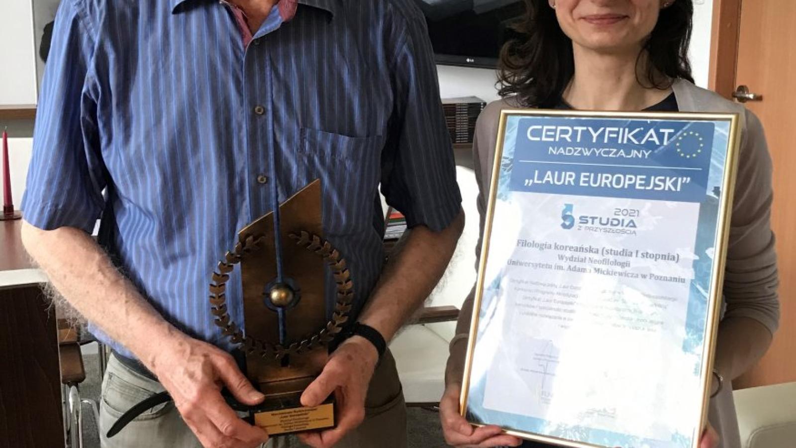 Na zdjęciu: prof.  Jerzy Bańczerowski oraz dr Anna Borowiak z Instytutu Etnolingwistyki UAM
