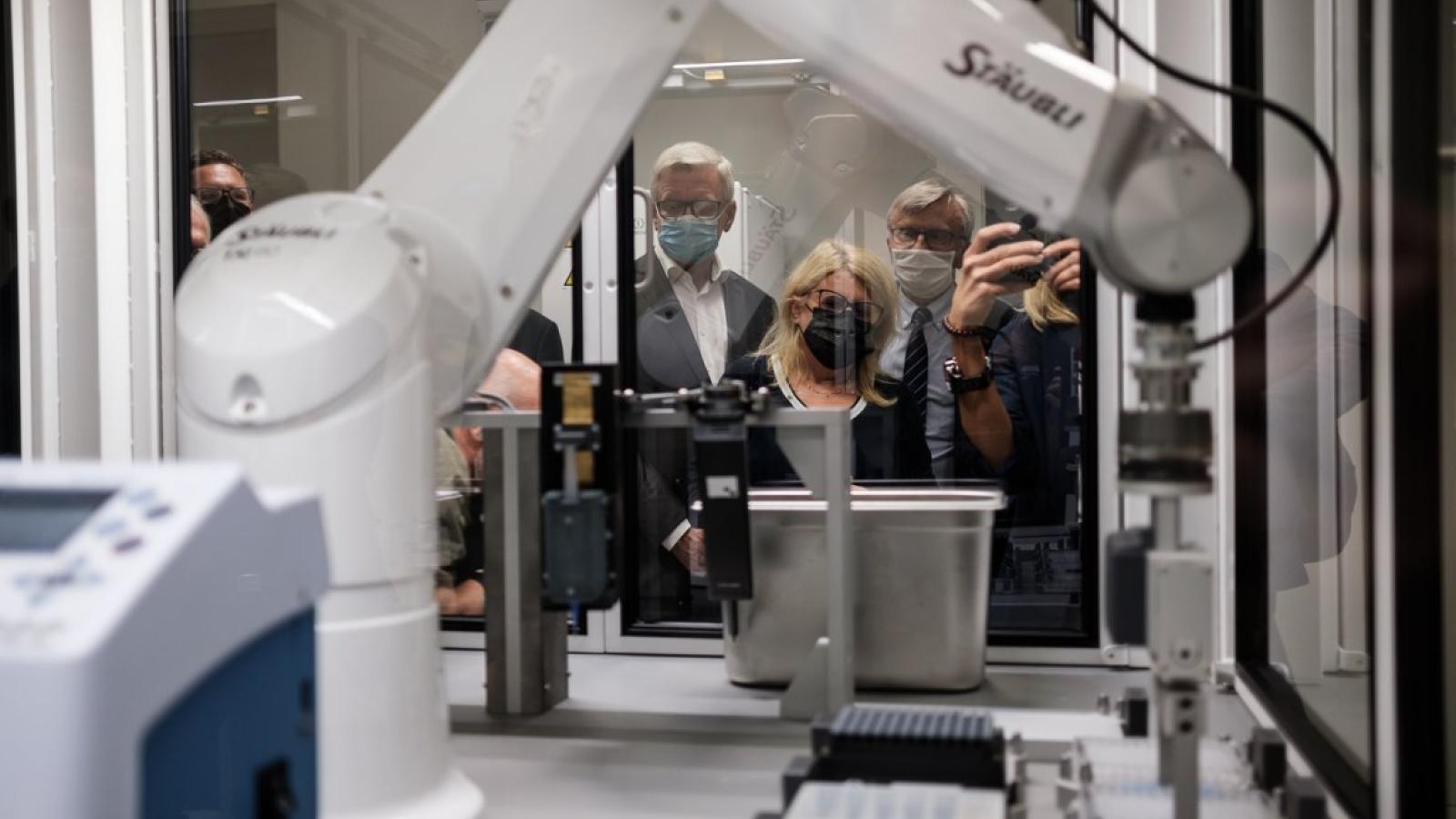 Pierwszy robot w historii UAM już działa. Fot. Adrian Wykrota