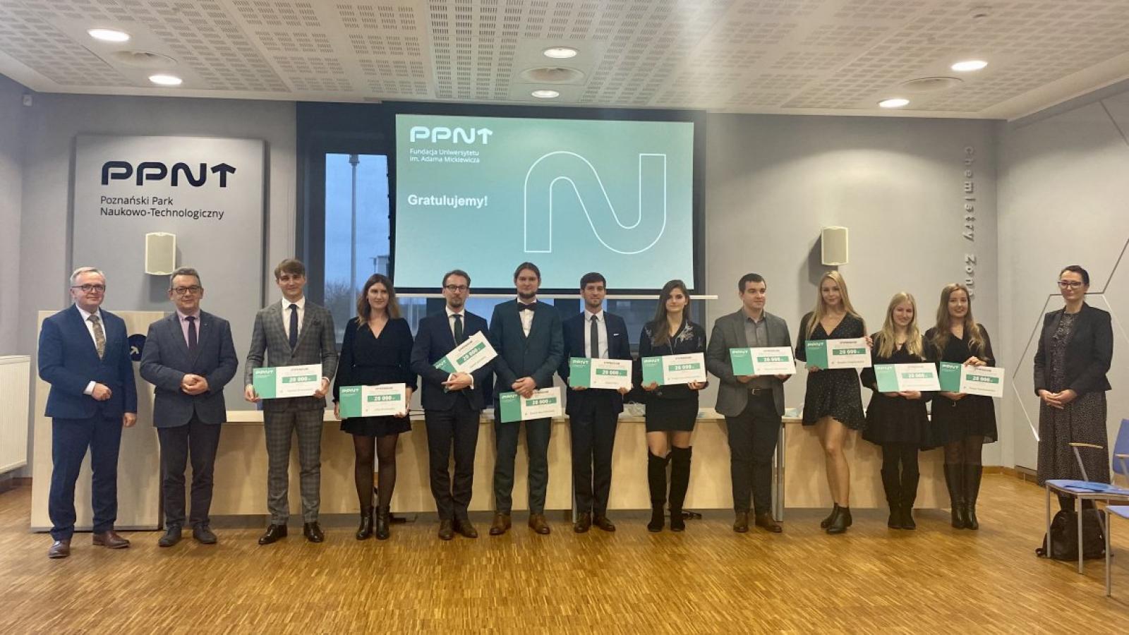 Laureaci stypendiów Fundacji UAM Fot. Victoria Leszczyńska