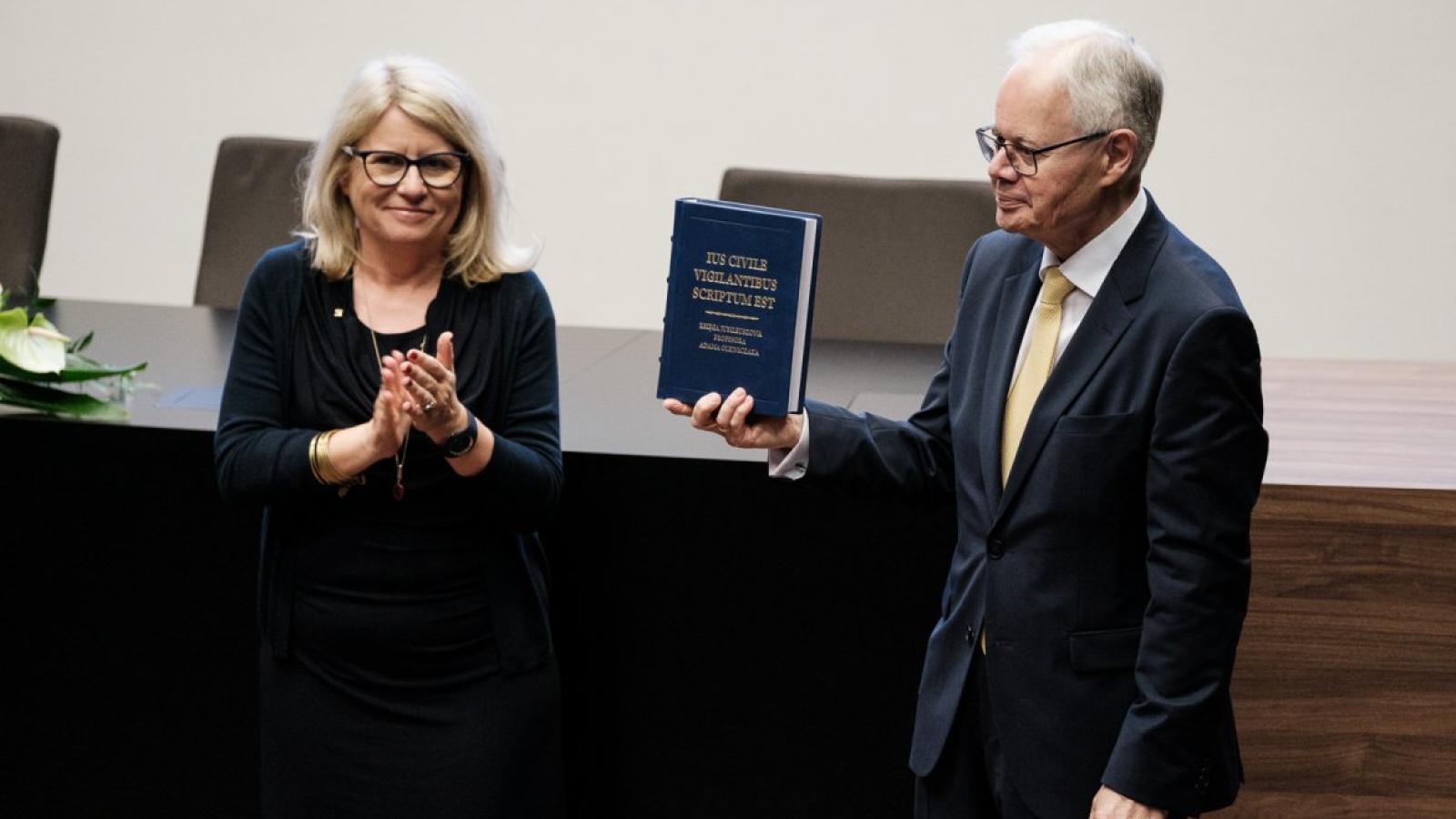 Prof. Adam Olejniczak świętuje 70. urodziny, fot. Adrian Wykrota