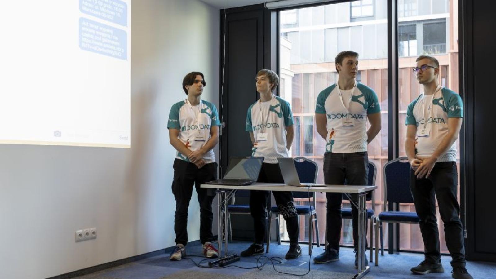Studenci Centrum Sztucznej Inteligencji UAM wyróżnieni na e-Health Hackathon 