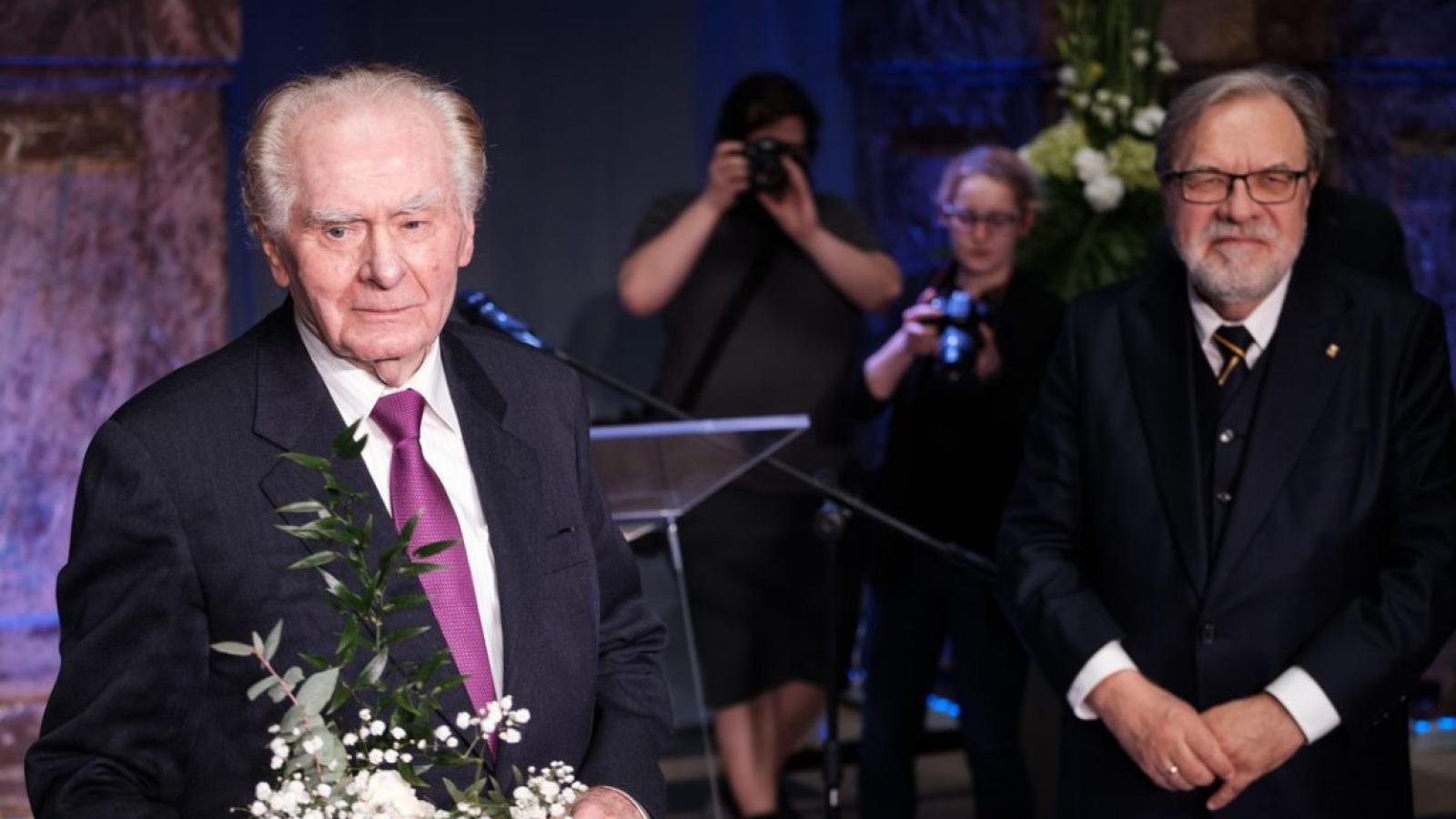 W 2019 roku Wiesław Myśliwski, jeden z największych współczesnych polskich pisarzy, odebrał Nagrodę im. Adama Mickiewicza za powieść „Ucho igielne”. Fot. Adriajn Wykrota