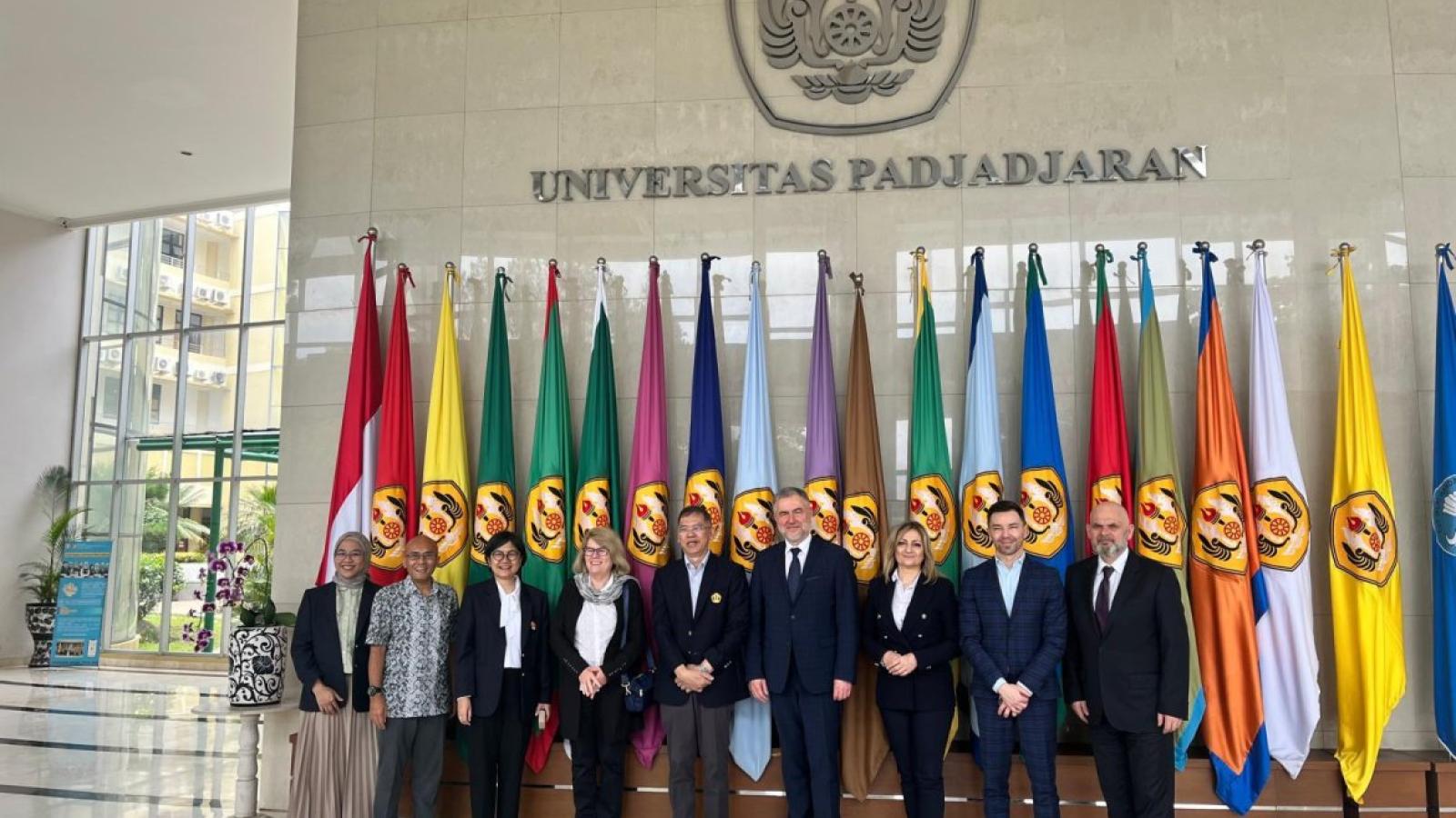 Wizyta rektorki UAM w Indonezji