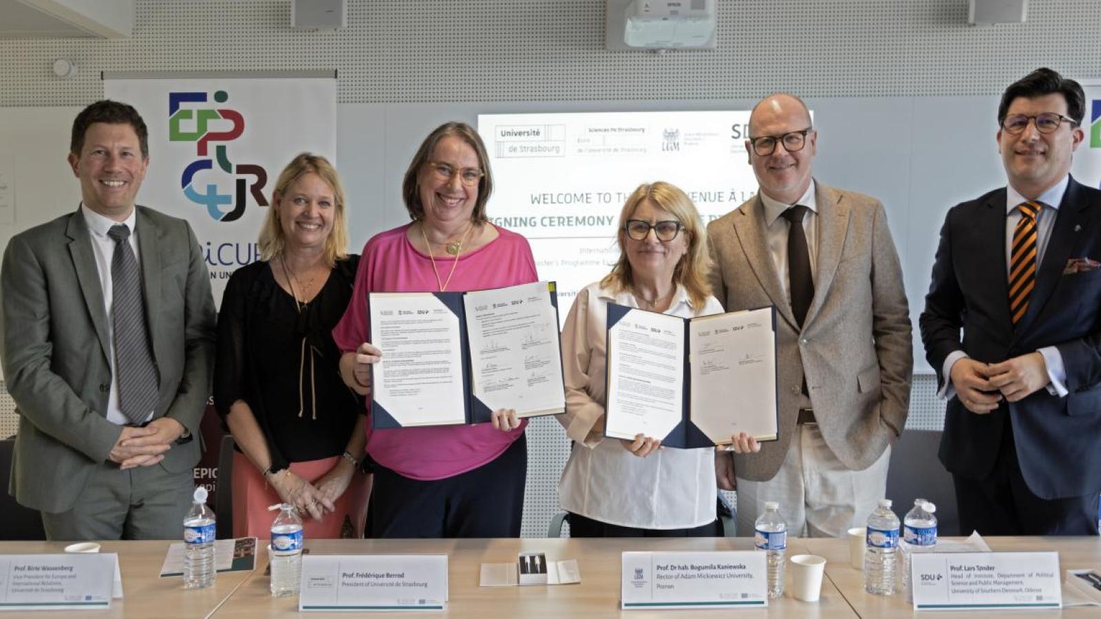 Uniwersytet im. Adama Mickiewicza w Poznaniu, Uniwersytet w Strasburgu oraz Uniwersytet Południowej Danii podpisały w Strasburgu umowę o utworzeniu programu potrójnego dyplomu (triple master), ©Catherine Schröder-Université de Strasbourg