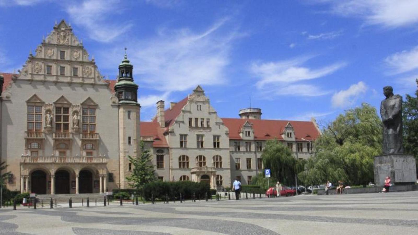 UAM
