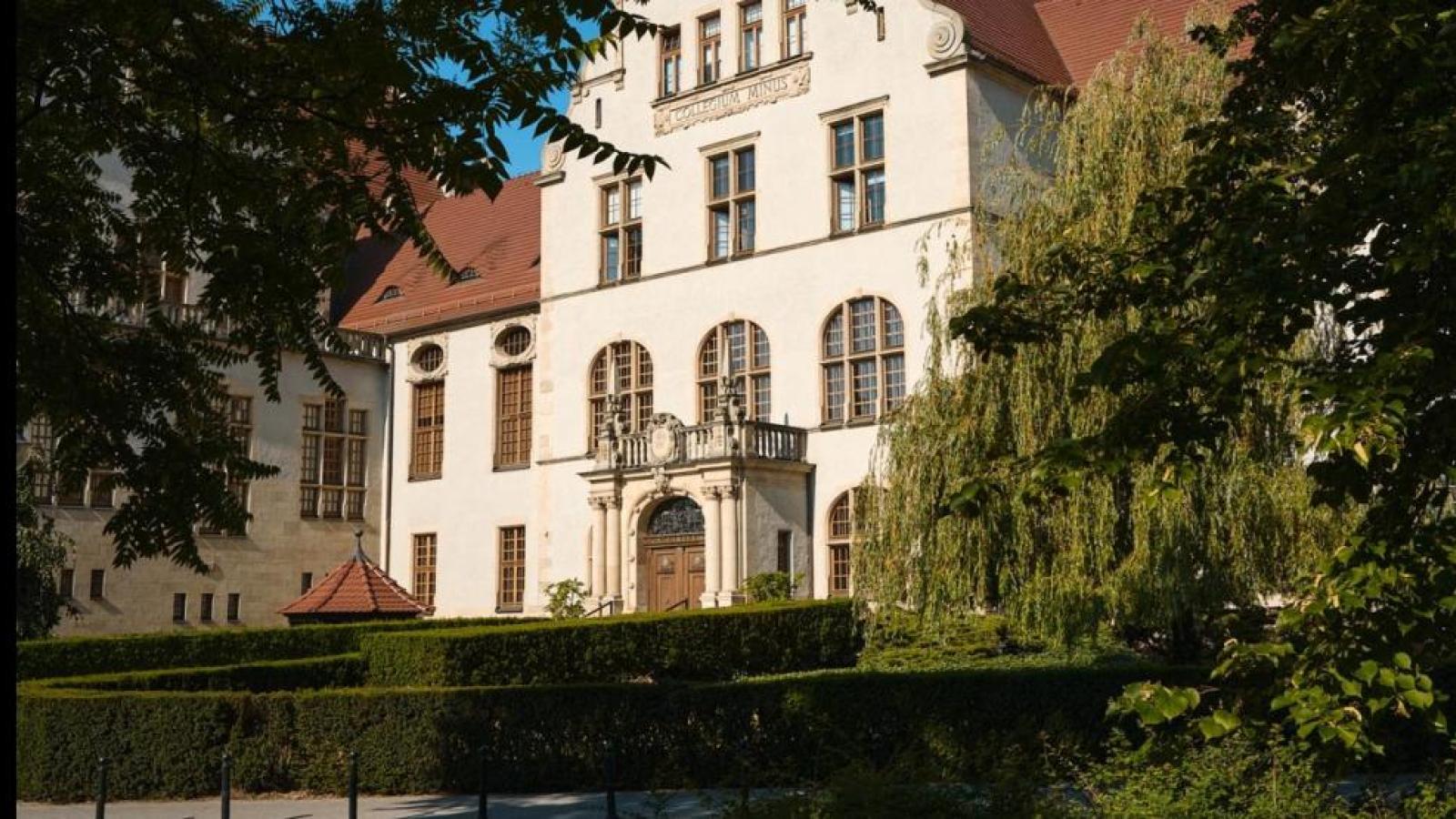 UAM