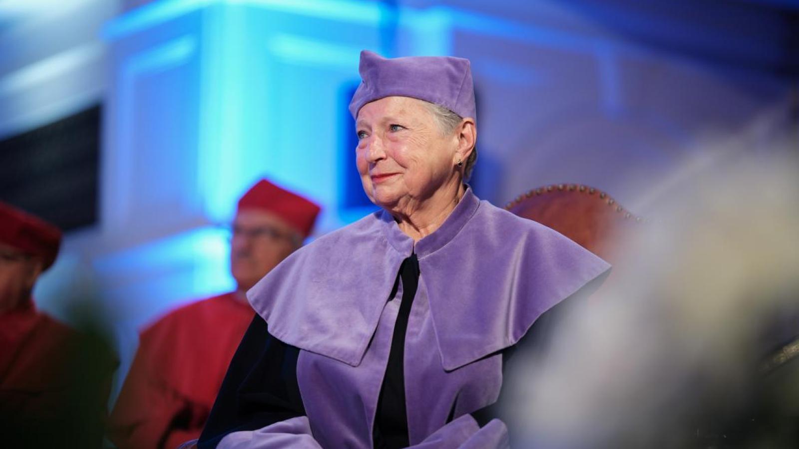 Prof. Teresa Tomaszkiewicz