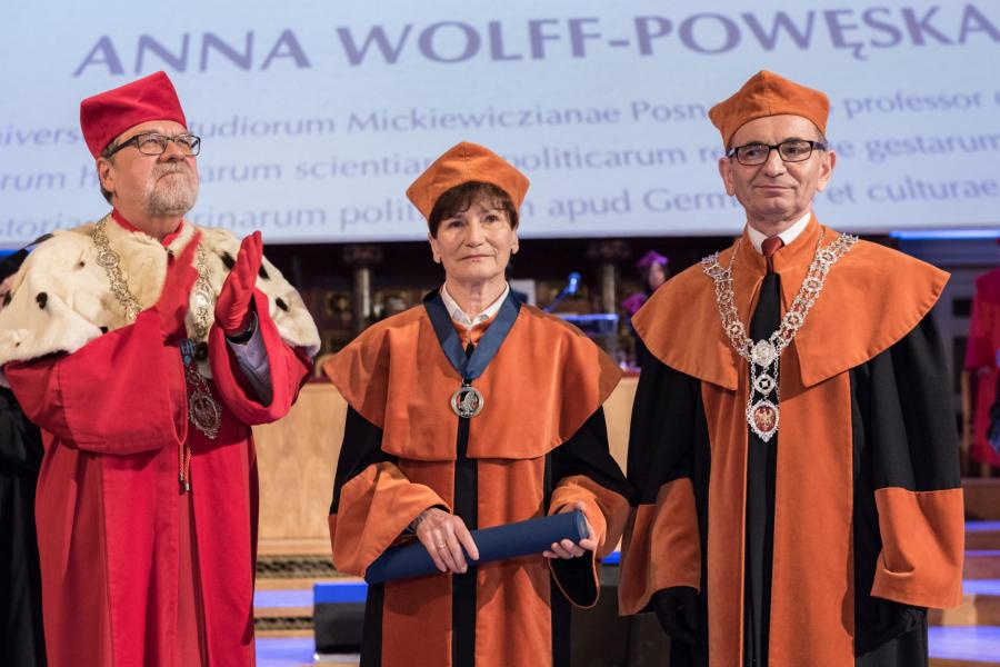 prof. Anna Wolff-Powęska