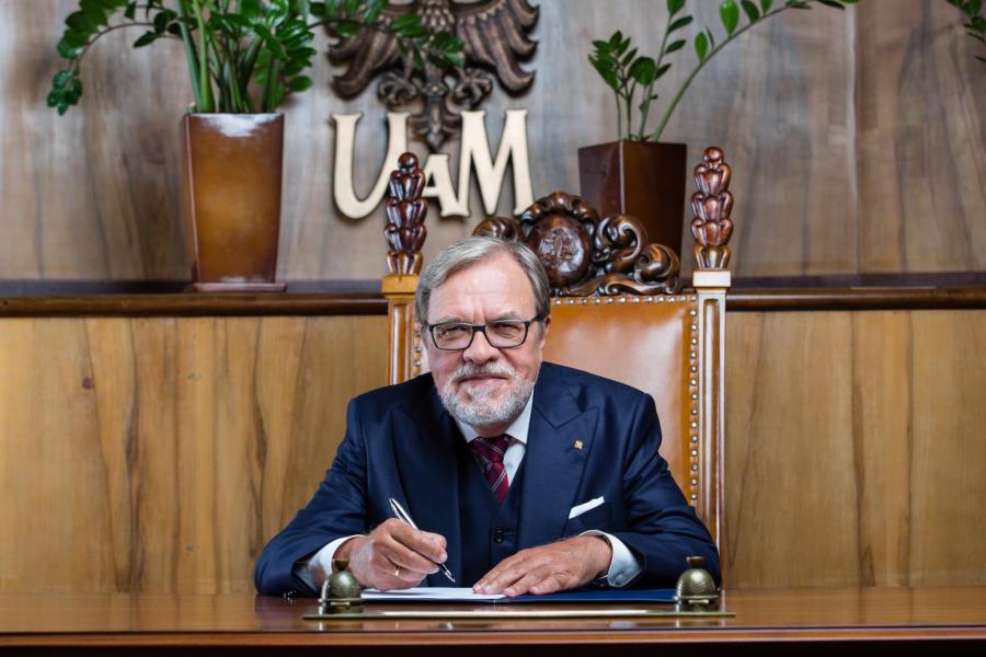 Rektor UAM prof. Andrzej Lesicki