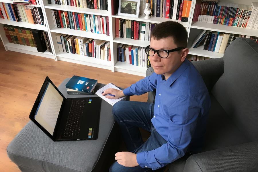 Dr Filip Biały