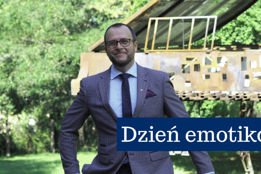 Dzień emotikona. Dr Łukasz Rogowski