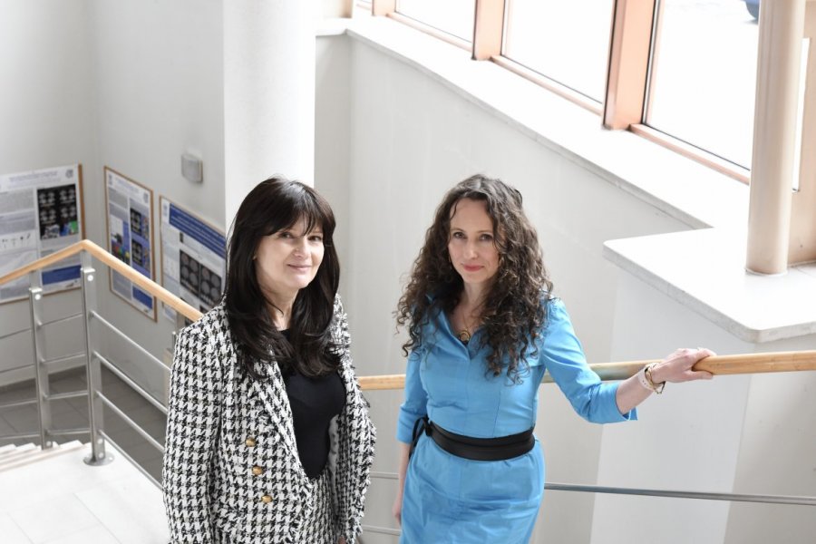 Profesor Agnieszka Gromkowska-Melosik i profesor UAM Aleksandra Boroń, fot. Krzysztof Bytów