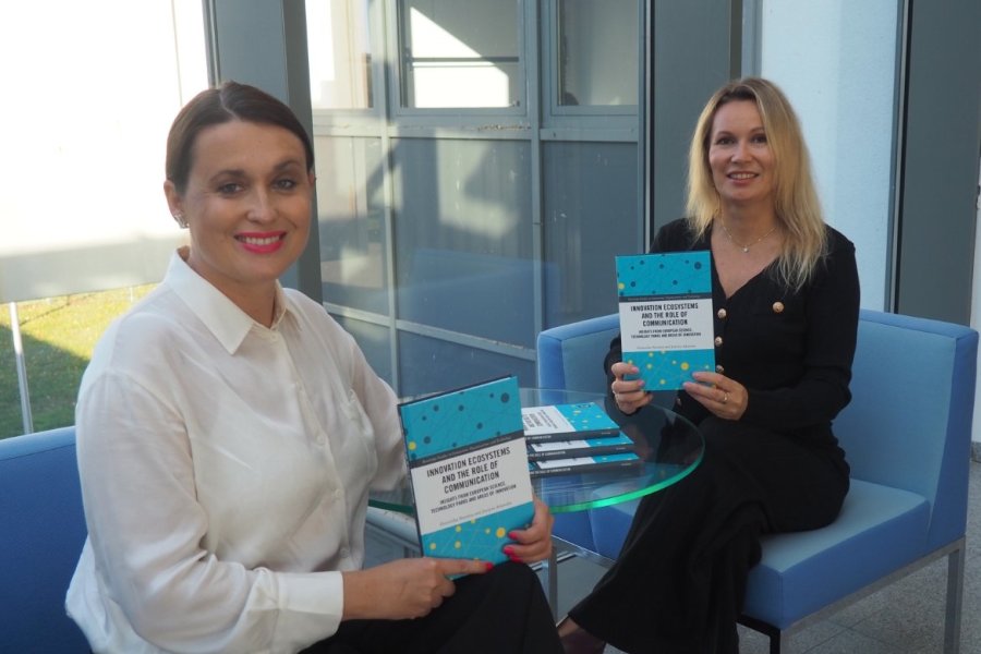 Prof. UAM Dominika Narożna i dr Justyna Adamska