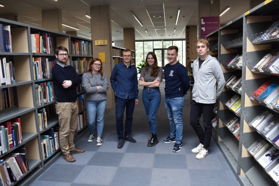 Zespół studentów: Maciej Stachura, Zuzanna Szymczak, Nell Sypniewska, Adam Stryjakowski i Borys Staszak